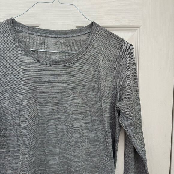 lululemon athletica Gray Long Sleeve Tee - Picture 3 of 5